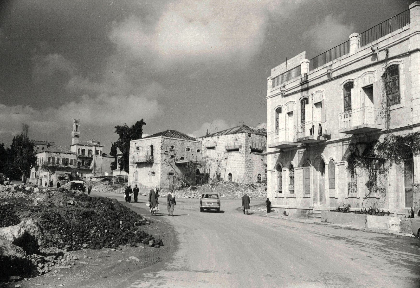 No man's land between Mosrara and Damask Gate, 1967. Ze’ev Radovan Archive, the National Library of Israel.